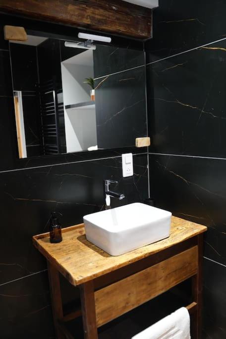 Au Refuge Des Amoureux Avec Baignoire Balneo 2 Personnes