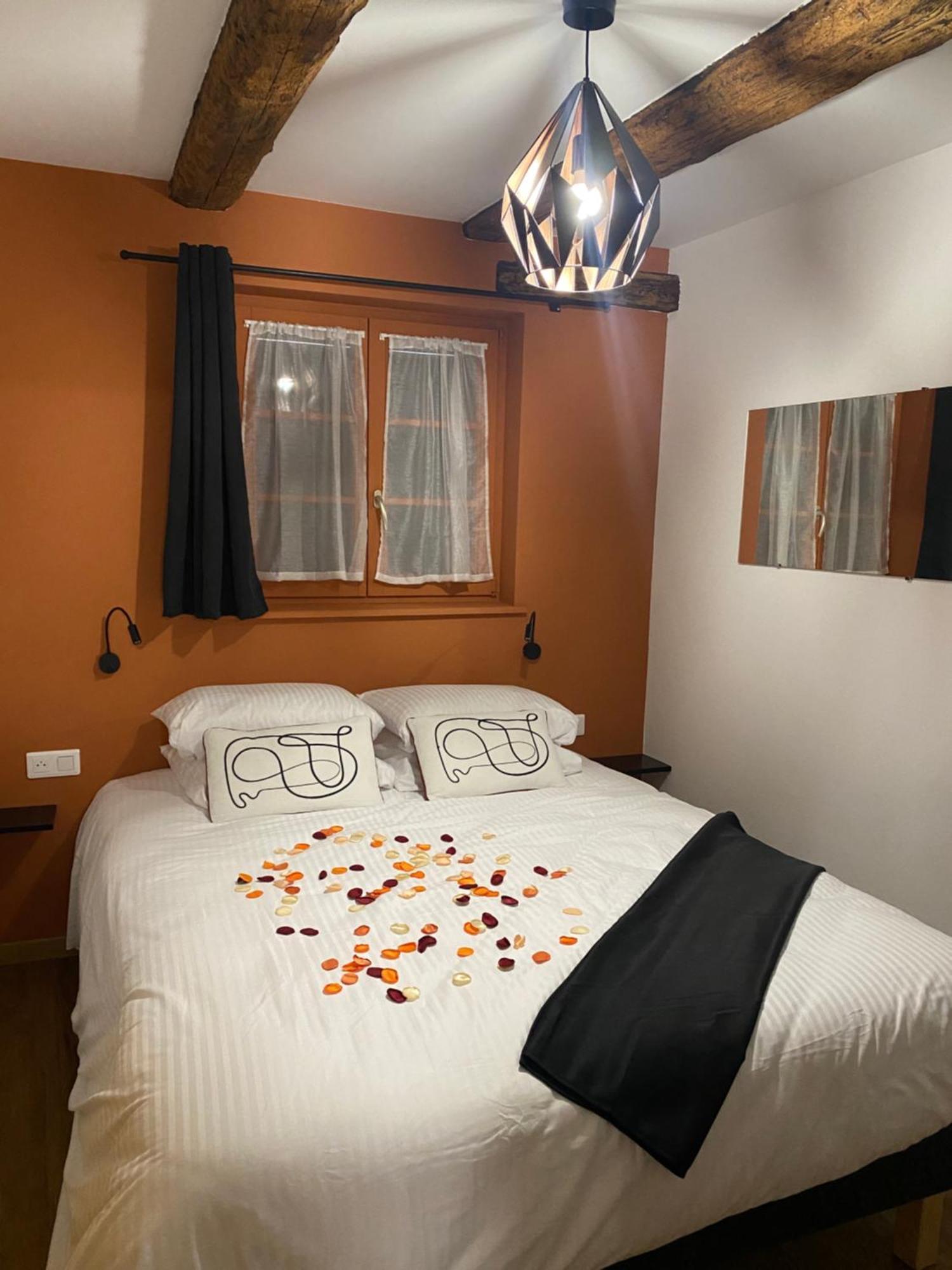 Au Refuge Des Amoureux Avec Baignoire Balneo 2 Personnes Sélestat